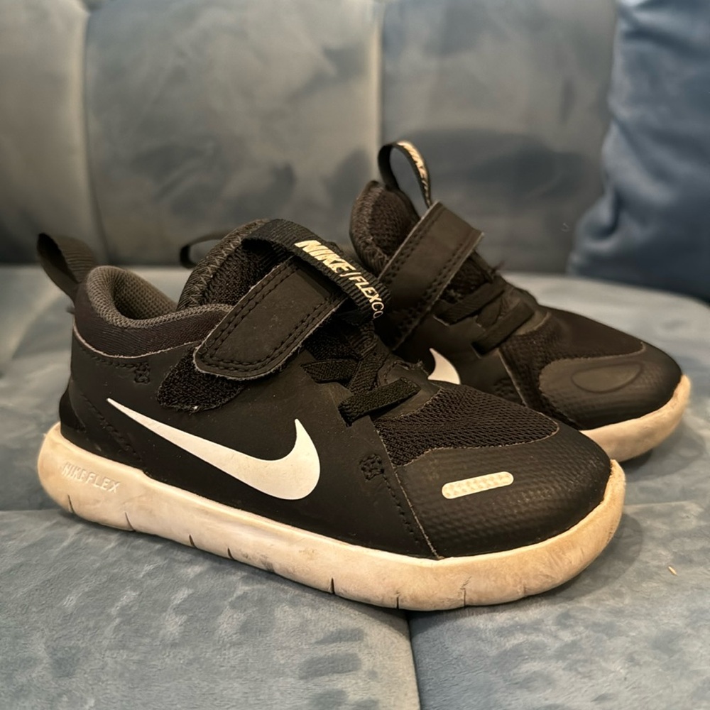 Nike Flex contact4 toddler size 8c used see pics